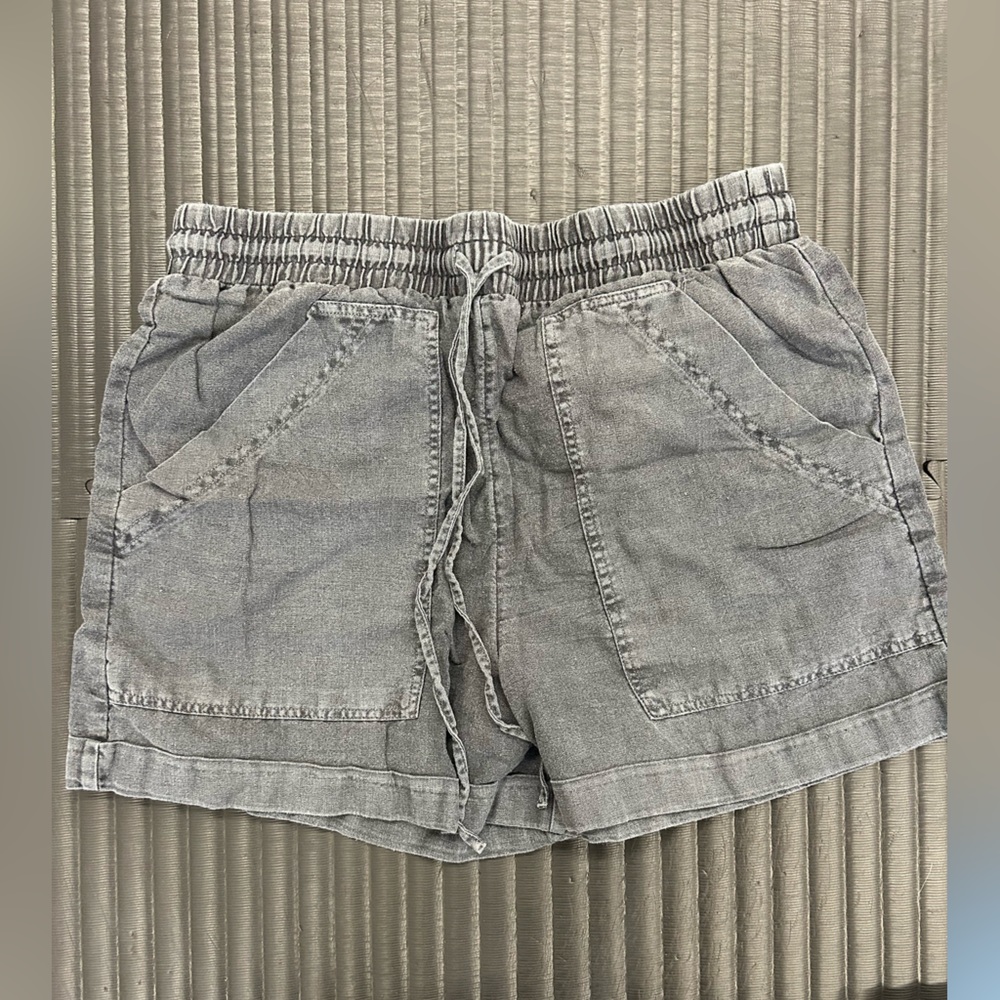 Universal thread (target) shorts